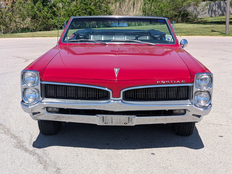 Pontiac-Tempest-1967-Regimental-Red-Black-47