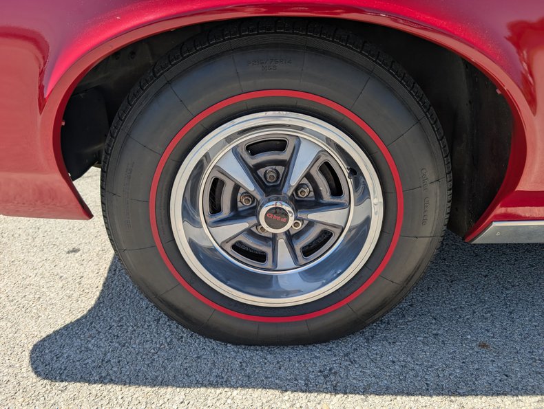 Pontiac-Tempest-1967-Regimental-Red-Black-5