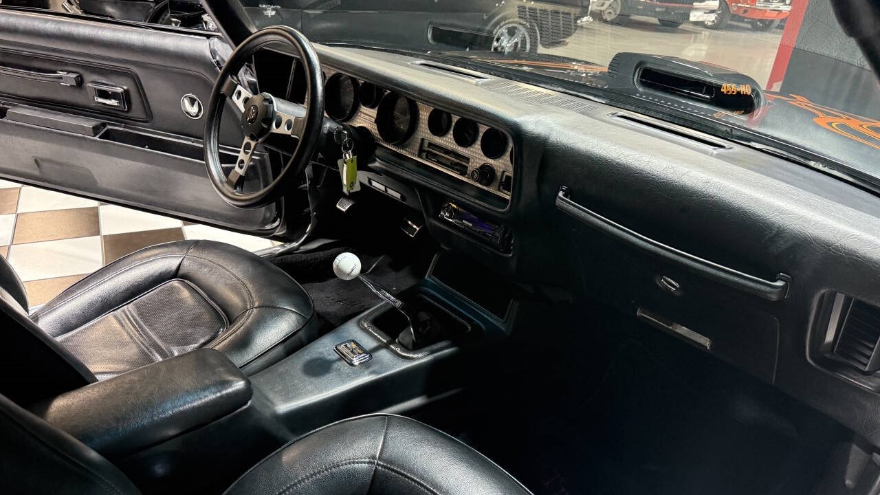 Pontiac-Trans-Am-1975-Coupe-38