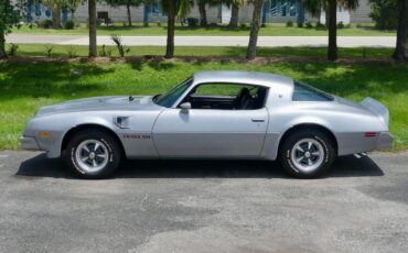 Pontiac-Trans-Am-1976-Coupe-10
