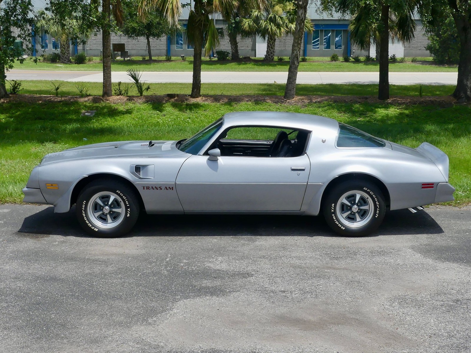 Pontiac-Trans-Am-1976-Coupe-10
