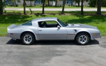 Pontiac-Trans-Am-1976-Coupe-21