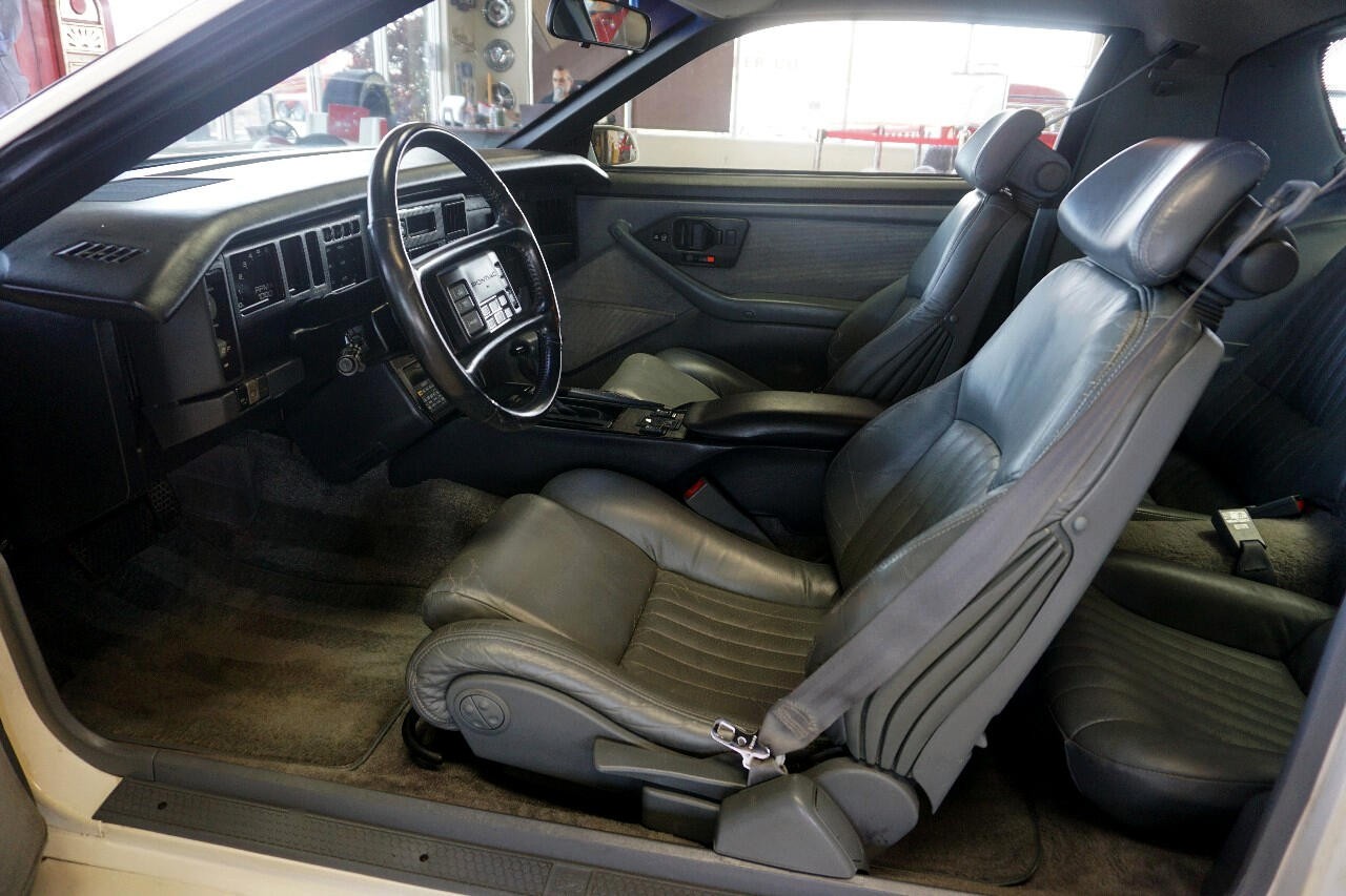 Pontiac-Trans-Am-1988-Classic-Car-21