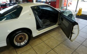 Pontiac-Trans-Am-1988-Classic-Car-23