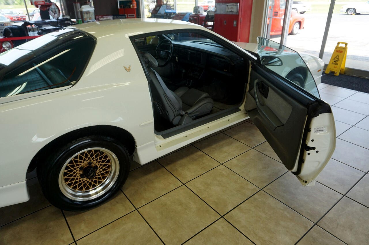 Pontiac-Trans-Am-1988-Classic-Car-23