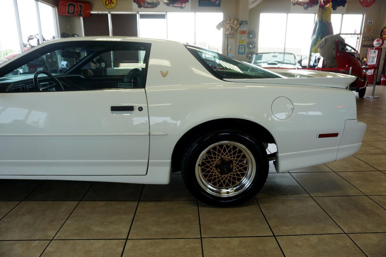 Pontiac-Trans-Am-1988-Classic-Car-38