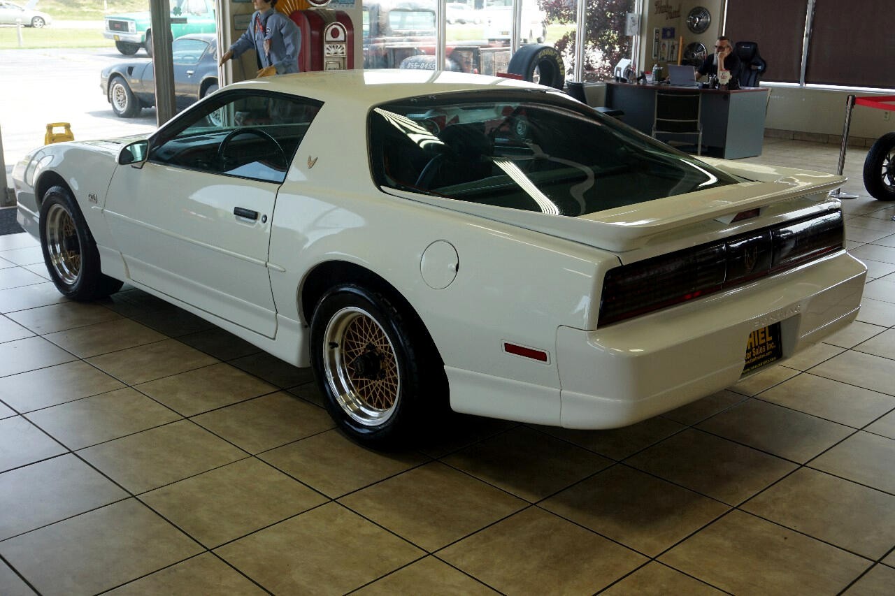 Pontiac-Trans-Am-1988-Classic-Car-5