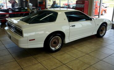 Pontiac-Trans-Am-1988-Classic-Car-8