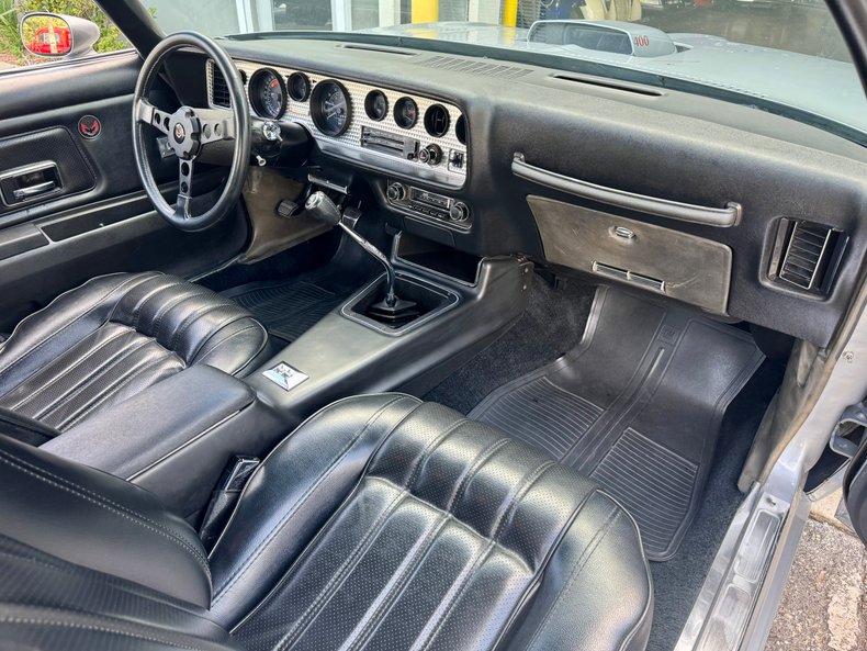 Pontiac-Trans-am-1976-Silver-Black-42