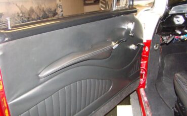 Pontiac-Wagon-1956-PPG-Candy-Apple-red-Black-18