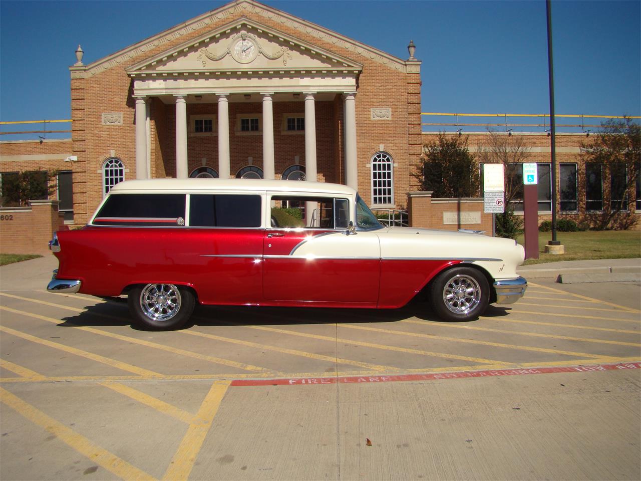 Pontiac-Wagon-1956-PPG-Candy-Apple-red-Black-7