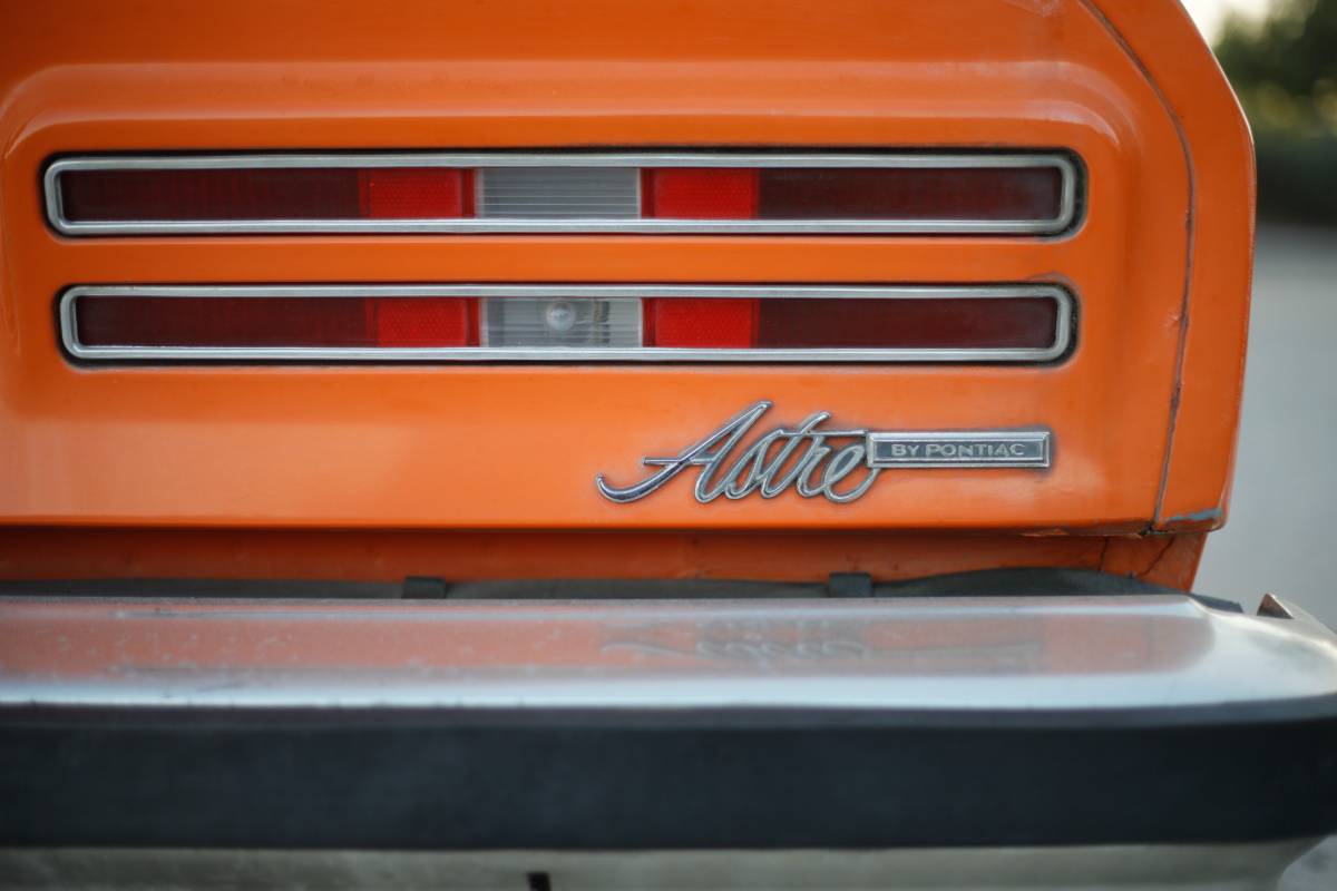Pontiac-astre-1977-orange-1