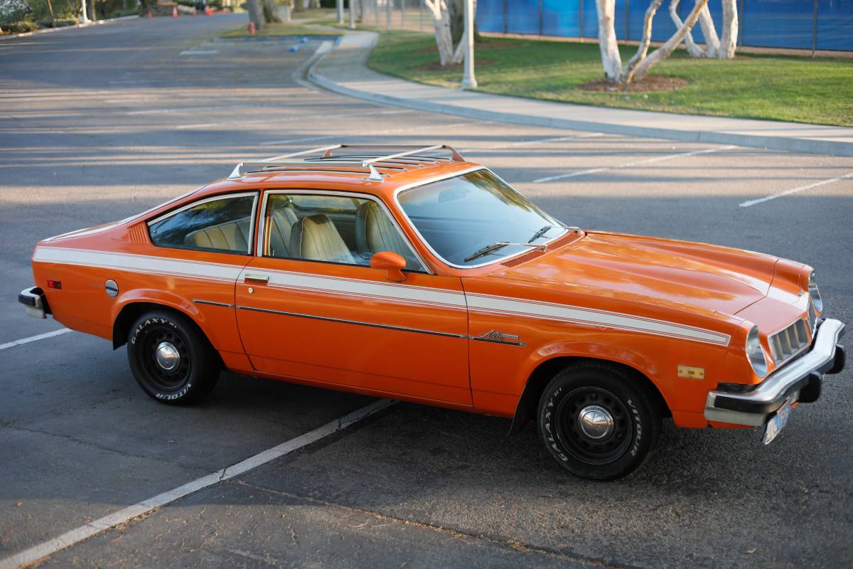 Pontiac-astre-1977-orange