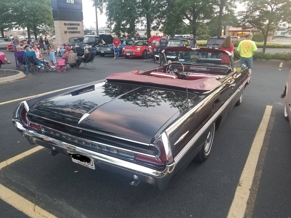 Pontiac-bonneville-1962-black-10