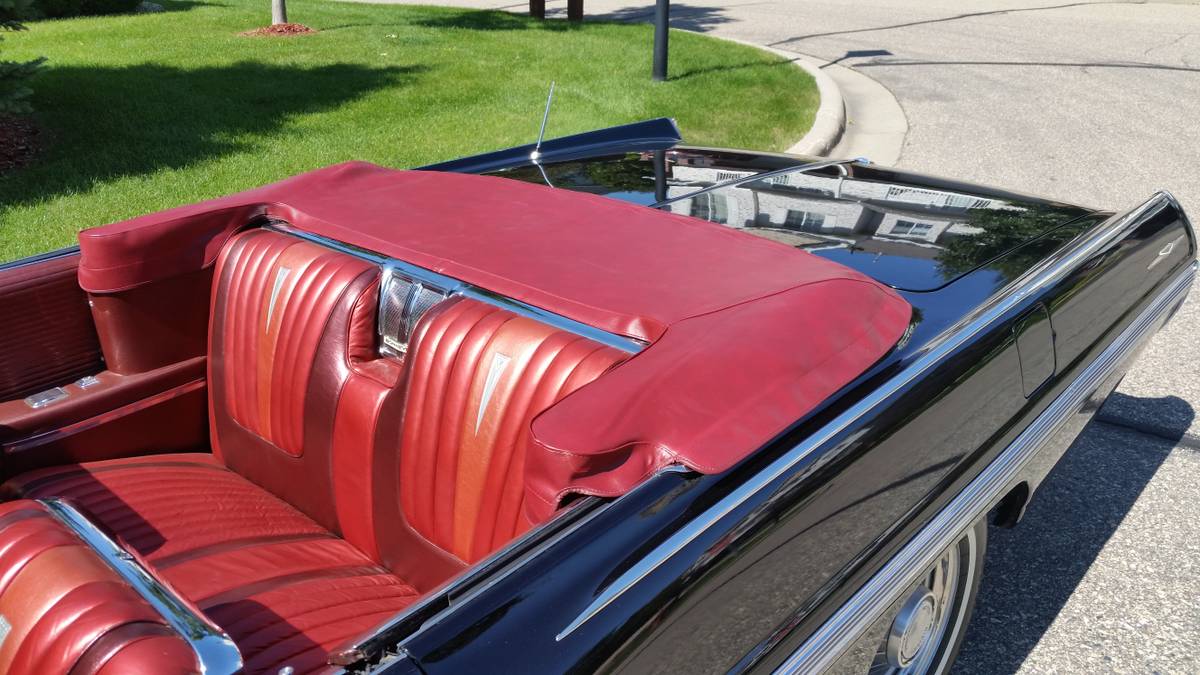 Pontiac-bonneville-1962-black-15