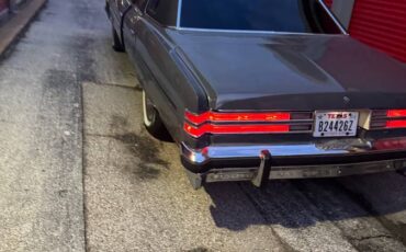 Pontiac-bonneville-1976-grey-3
