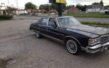 Pontiac-bonneville-1979-black-10