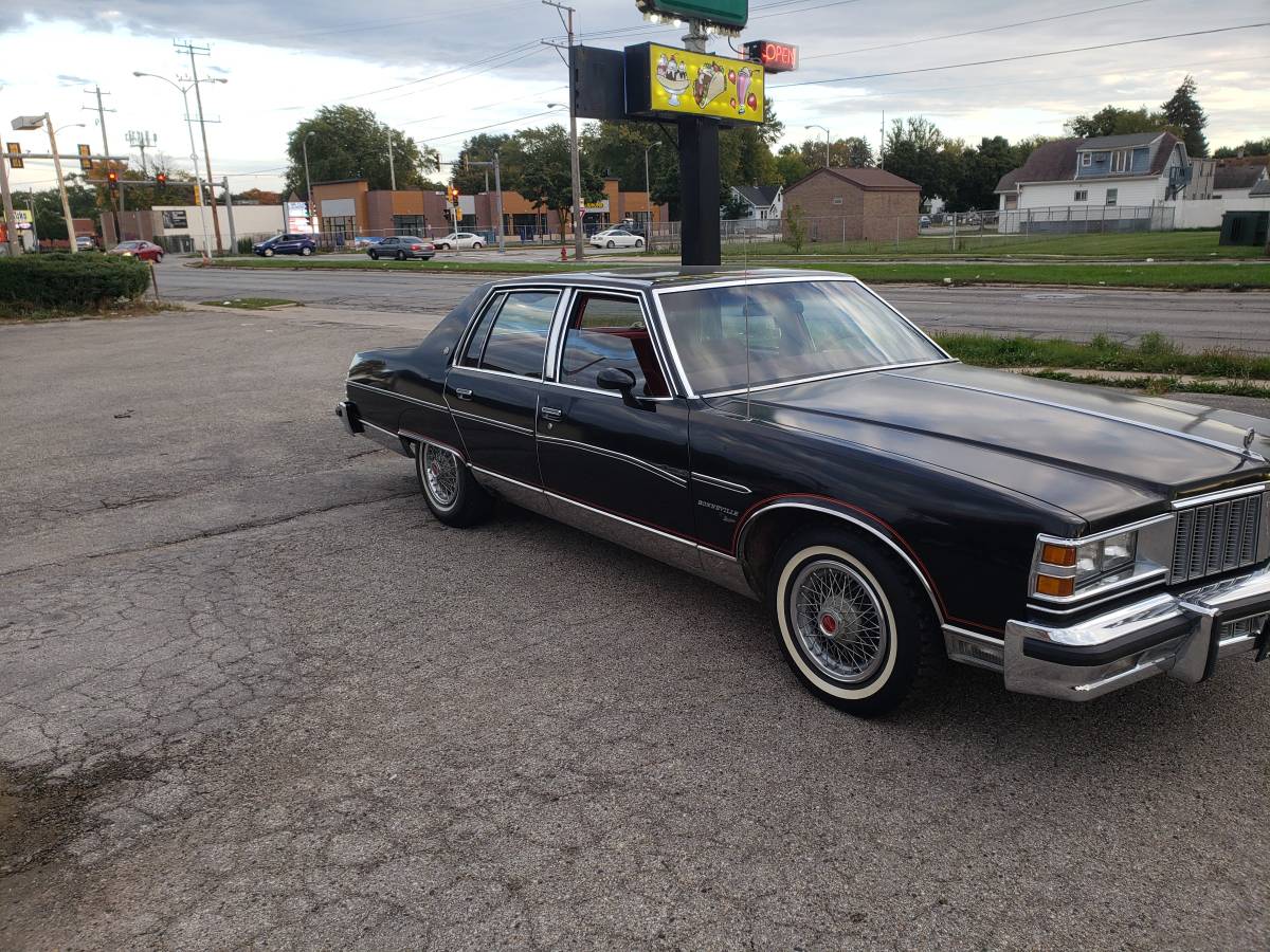Pontiac-bonneville-1979-black-10