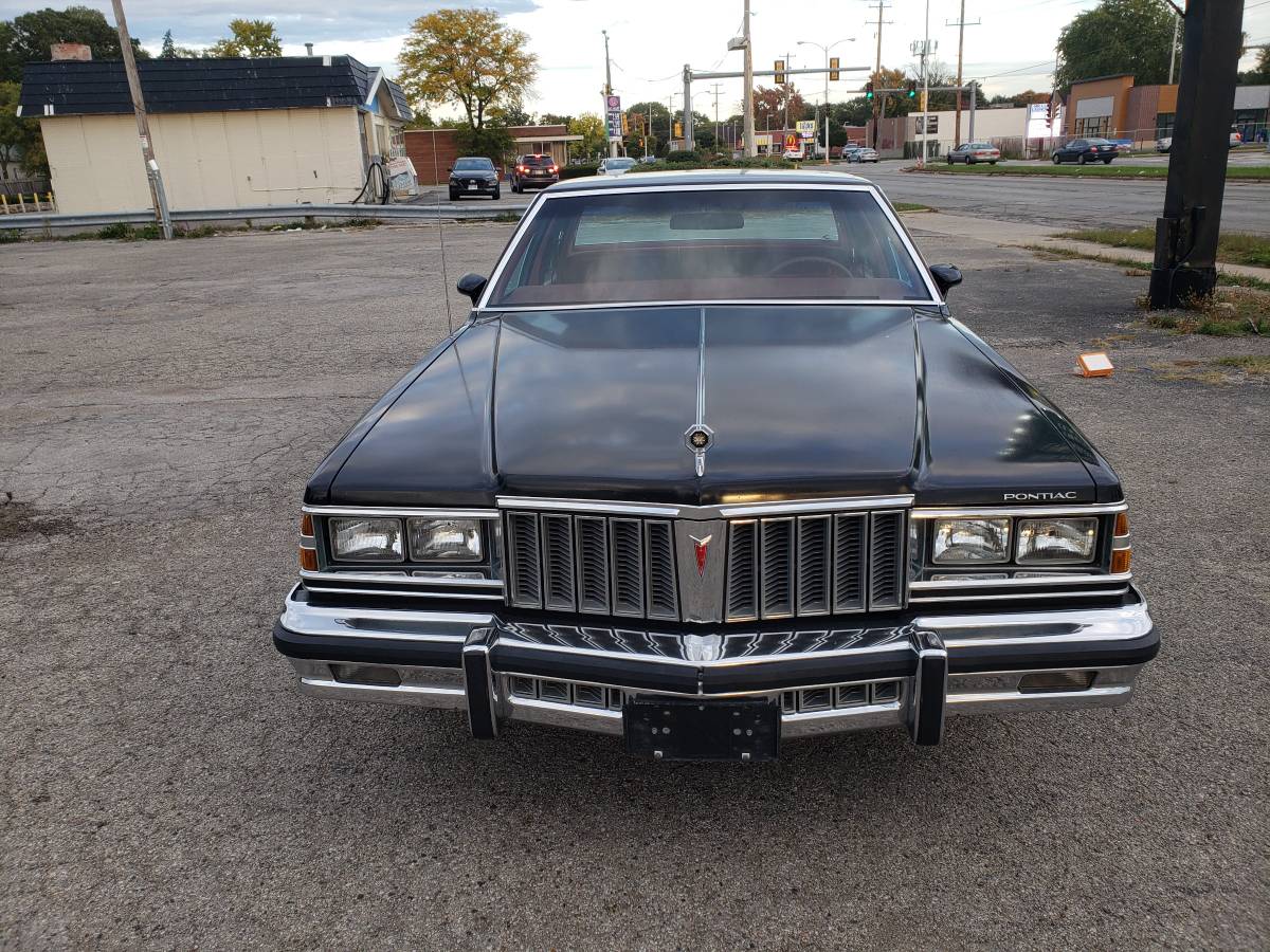 Pontiac-bonneville-1979-black-6