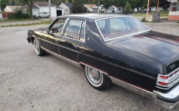 Pontiac-bonneville-1979-black-7