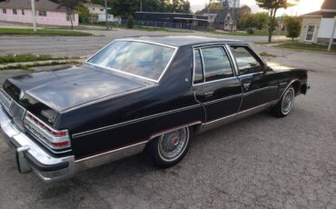 Pontiac-bonneville-1979-black-9