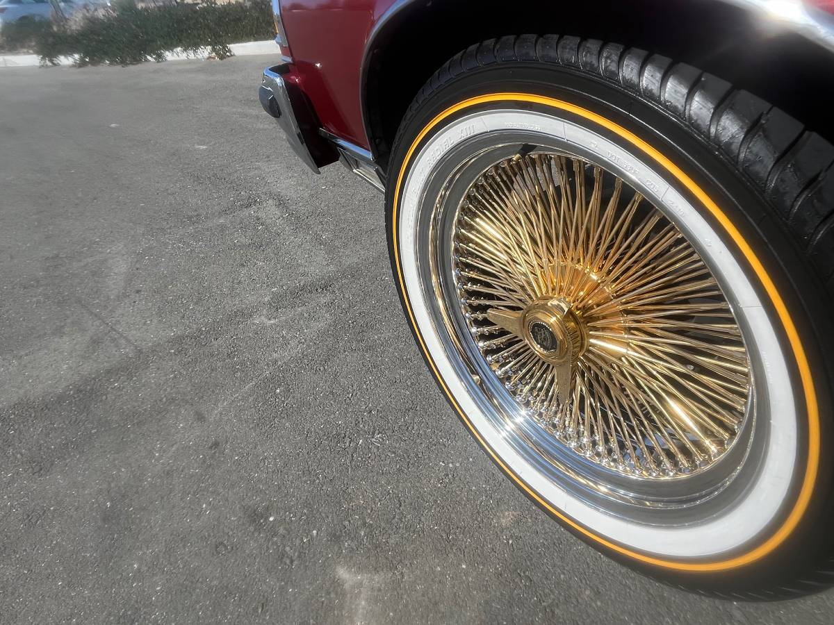 Pontiac-bonneville-1979-custom-10