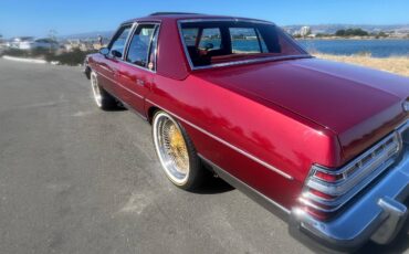 Pontiac-bonneville-1979-custom-2