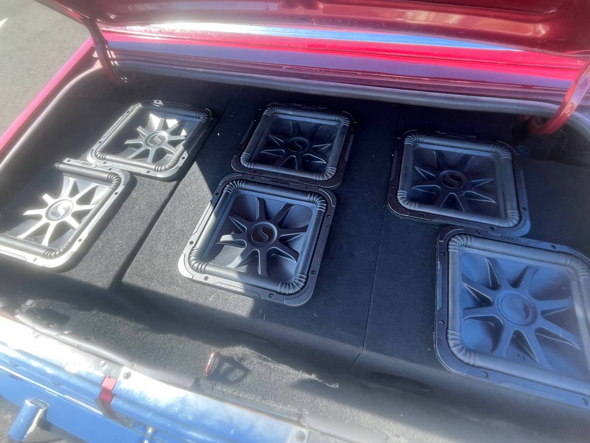 Pontiac-bonneville-1979-custom-4