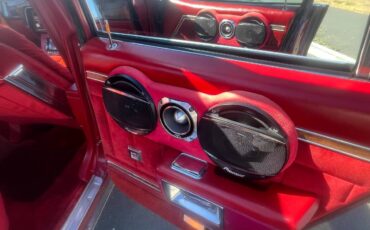 Pontiac-bonneville-1979-custom-8