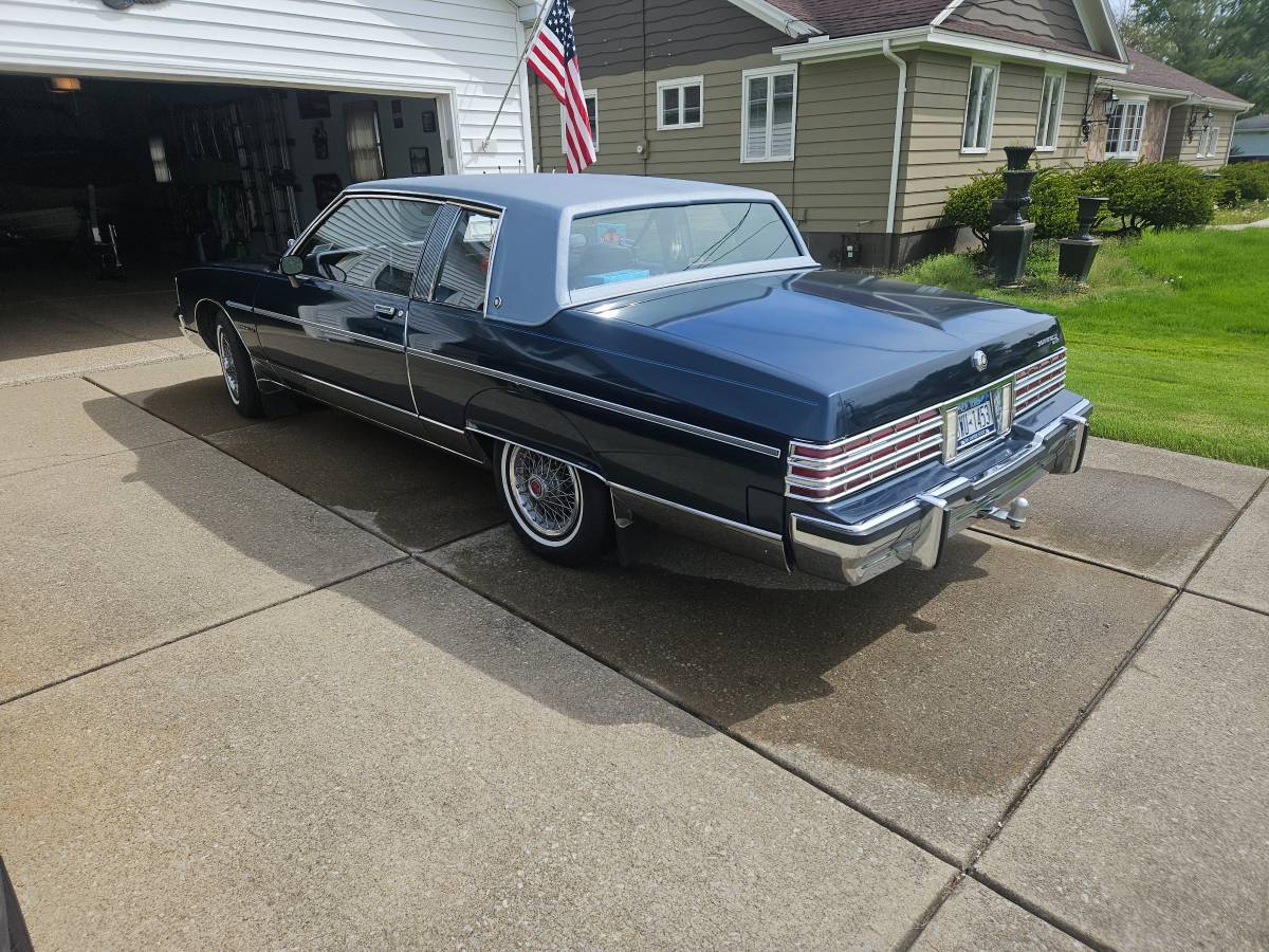 Pontiac-bonneville-1980-blue-1