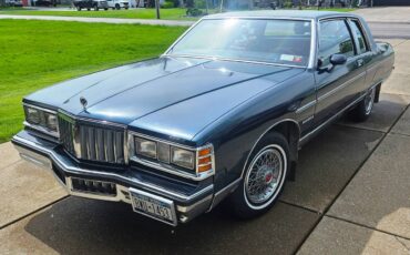 Pontiac-bonneville-1980-blue