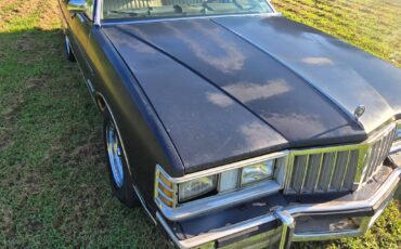 Pontiac-bonneville-1981-black-13