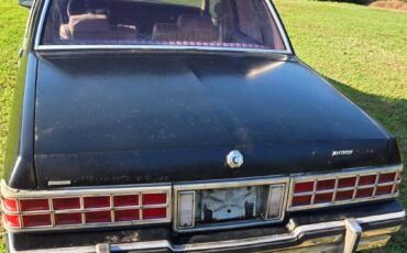 Pontiac-bonneville-1981-black-15