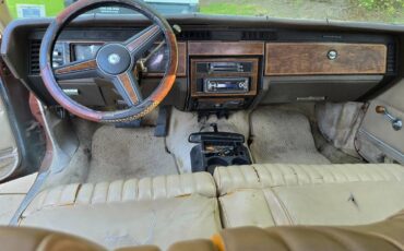 Pontiac-bonneville-1981-black-4