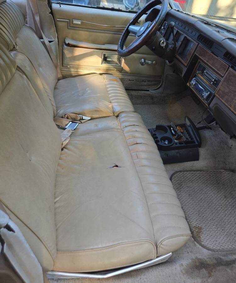 Pontiac-bonneville-1981-black-7