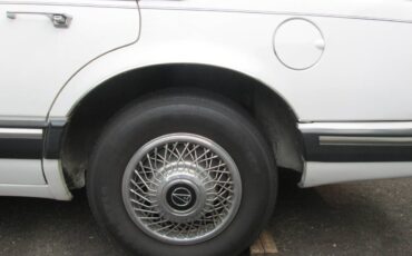 Pontiac-bonneville-1987-white-2