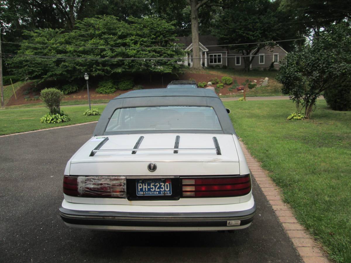 Pontiac-bonneville-1987-white-3