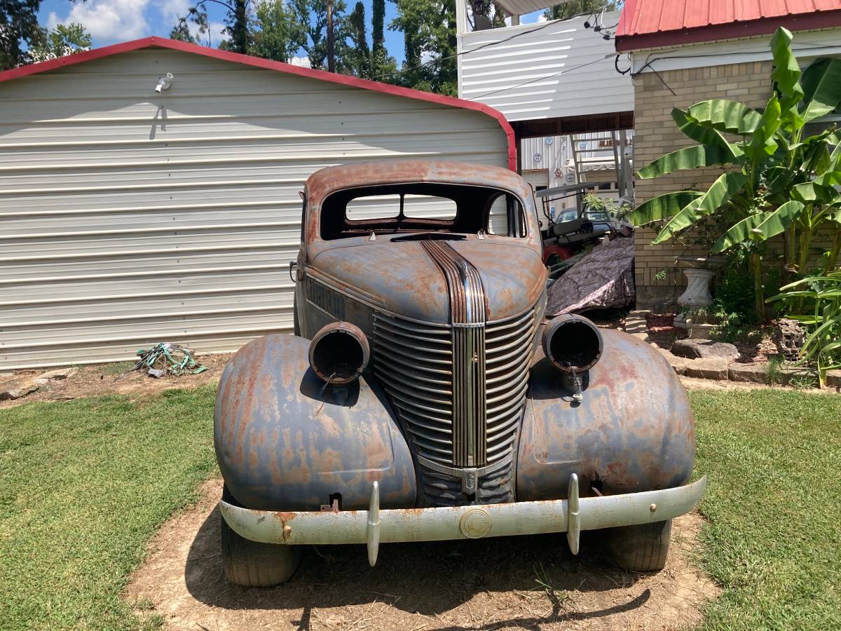 Pontiac-deluxe-6-1937-grey-2