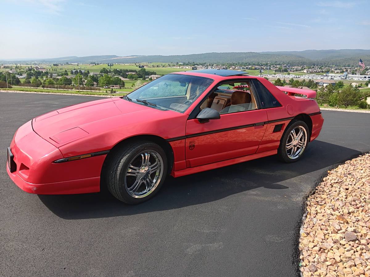 Pontiac-feiro-gt-1985-red-1
