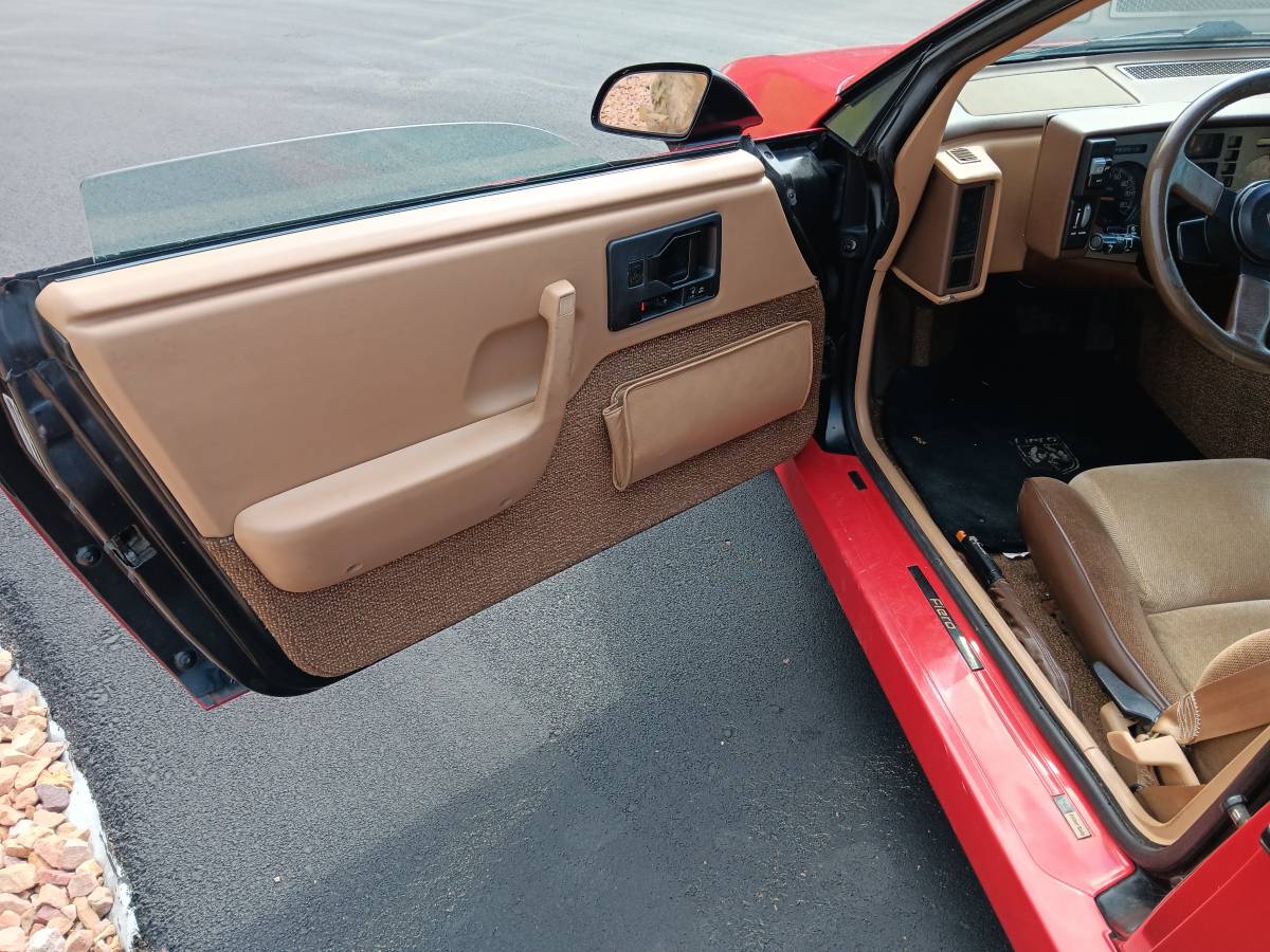 Pontiac-feiro-gt-1985-red-7