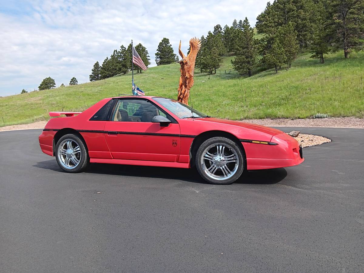 Pontiac-feiro-gt-1985-red