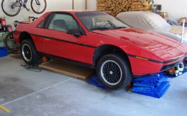 Pontiac-fiero-1984-red