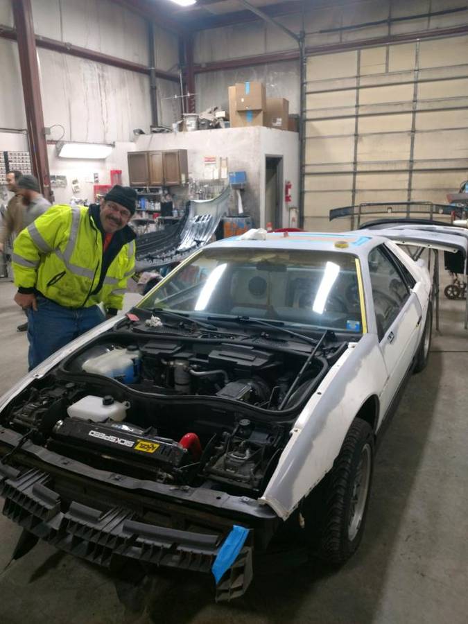 Pontiac-fiero-1986-white-10
