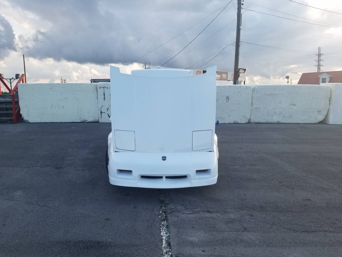 Pontiac-fiero-1986-white-13