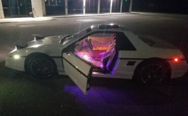 Pontiac-fiero-1986-white