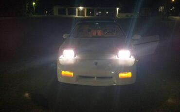 Pontiac-fiero-1986-white-4