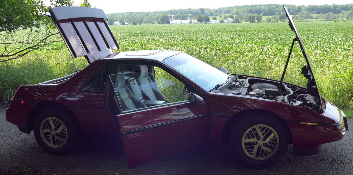 Pontiac-fiero-1987-red-1