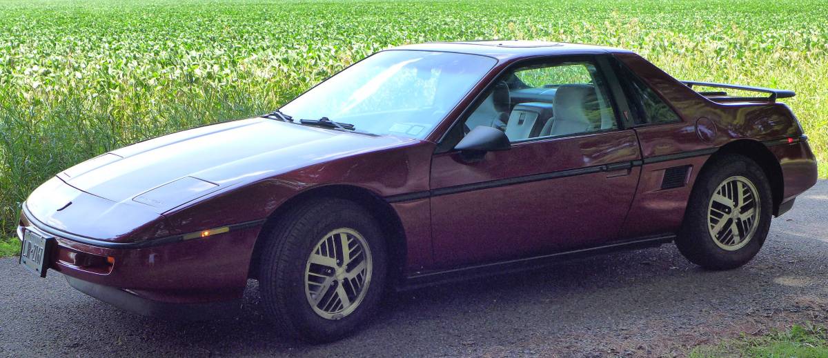 Pontiac-fiero-1987-red-4