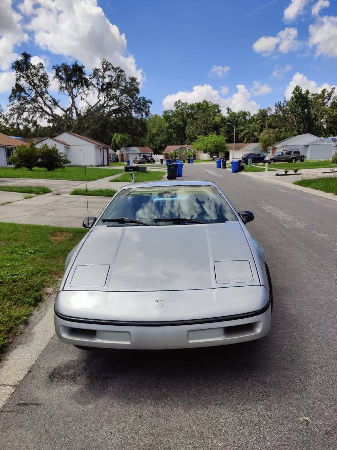 Pontiac-fiero-1988-silver-1