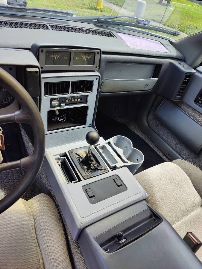 Pontiac-fiero-1988-silver-10